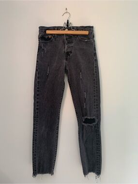 Levi’s Black Distressed Jeans